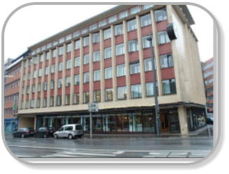 Die Bank bewohnte dieses Haus und zwei Nachbarhäuser